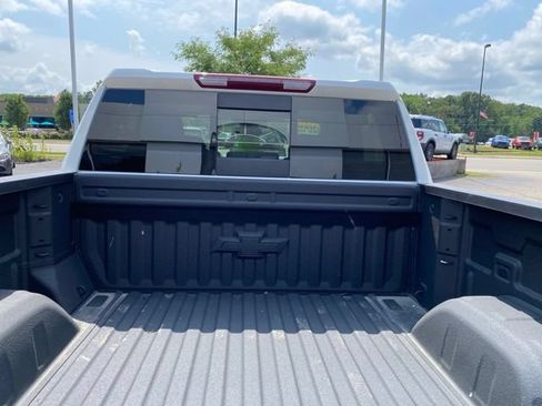 Used 2023 Chevrolet Silverado 1500 LTZ w/ LTZ Premium Package AWD/4WD image 7