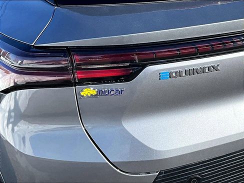 Used 2025 Chevrolet Equinox EV LT w/ Convenience Package image 27