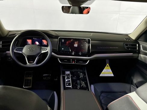 New 2026 Volkswagen Atlas Peak Edition image 12