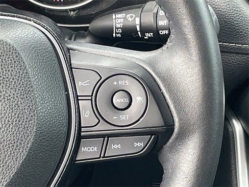 Used 2020 Toyota RAV4 XLE Premium image 14