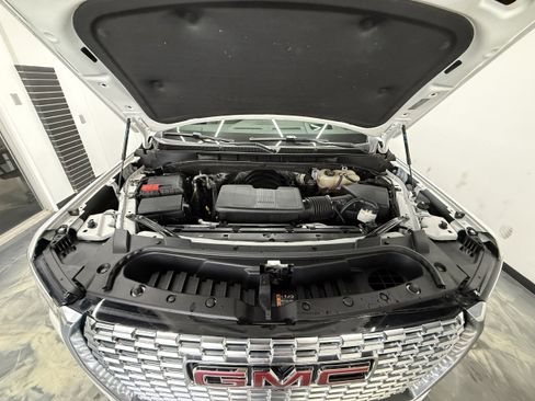 Used 2024 GMC Yukon Denali w/ Denali Reserve Package AWD/4WD image 38