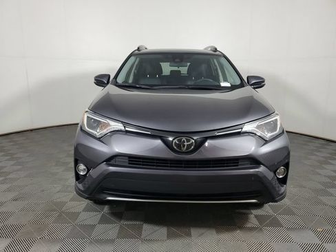 Used 2018 Toyota RAV4 XLE AWD/4WD image 2