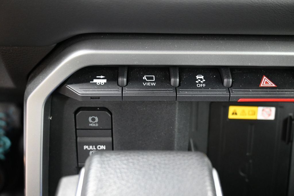 Used 2024 Toyota Tundra Platinum AWD/4WD image 24