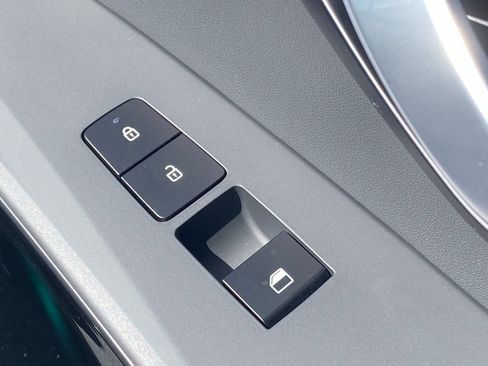 New 2025 Kia Niro Wind image 24