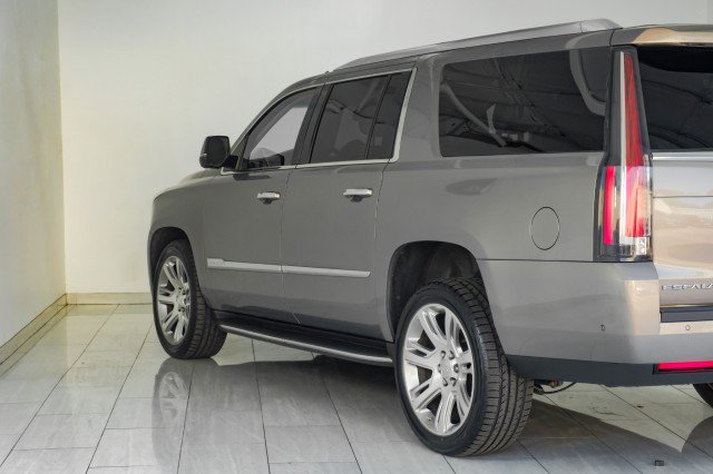 Used 2018 Cadillac Escalade ESV Luxury RWD image 76