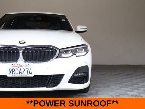 Used 2022 BMW 330i Sedan w/ M Sport Package RWD image 5