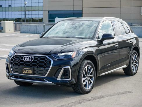 Used 2023 Audi Q5 2.0T Premium w/ Convenience Package image 1