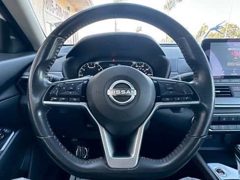 Used 2024 Nissan Altima 2.5 SR FWD image 10