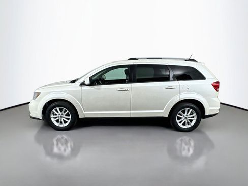 Used 2018 Dodge Journey SXT FWD image 2