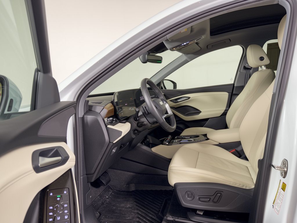 Certified 2025 Audi Q6 e-tron Premium w/ Convenience Package RWD image 5