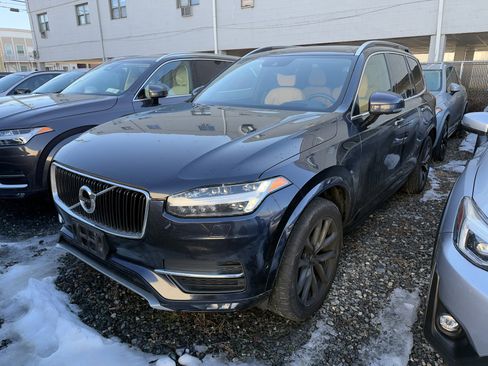 Used 2019 Volvo XC90 T6 Momentum w/ Advanced Package image 3