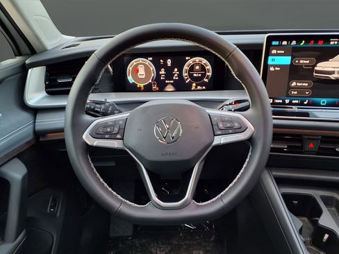 New 2026 Volkswagen Tiguan SE AWD/4WD image 45