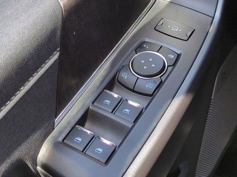 New 2026 Ford F250 Lariat w/ Black Appearance Package image 24