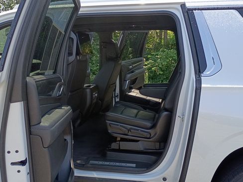 Used 2021 GMC Yukon XL Denali AWD/4WD image 13