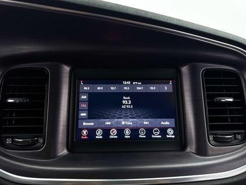 Used 2018 Dodge Charger SXT w/ Blacktop Package RWD image 7