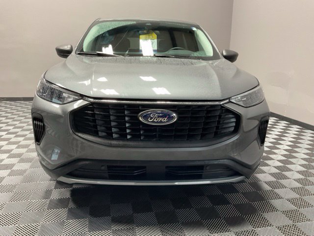 Used 2023 Ford Escape Active w/ Cold Weather Package FWD image 4