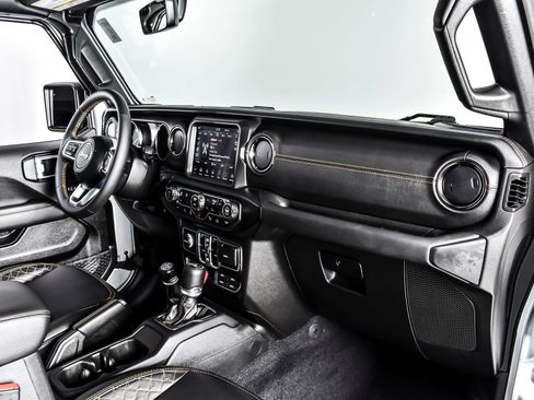 Used 2023 Jeep Wrangler Unlimited Sahara AWD/4WD image 26