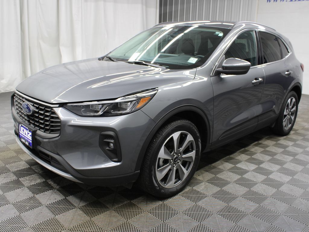Used 2025 Ford Escape Platinum AWD/4WD image 9
