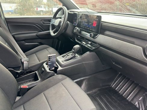 Used 2023 Chevrolet Colorado W/T image 9