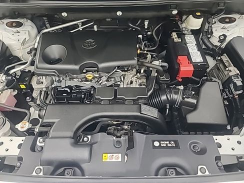 Used 2021 Toyota RAV4 LE FWD image 38