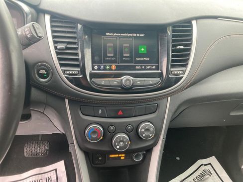 Used 2022 Chevrolet Trax LT w/ Driver Confidence Package image 22
