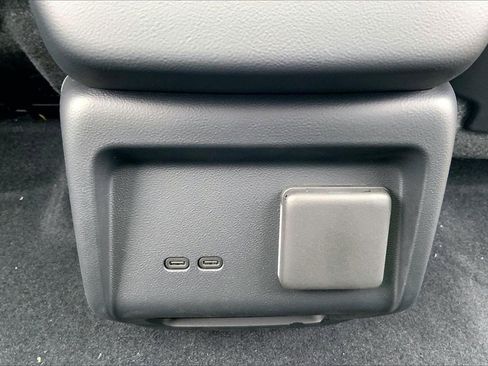 New 2026 Cadillac Optiq Luxury 1 image 19