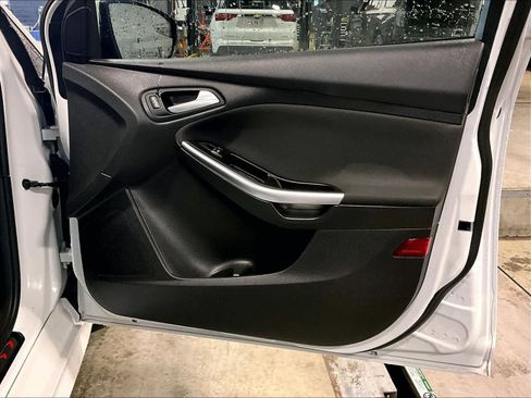 Used 2018 Ford Focus ST image 12