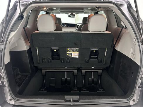 Used 2019 Toyota Sienna Limited Premium AWD/4WD image 9