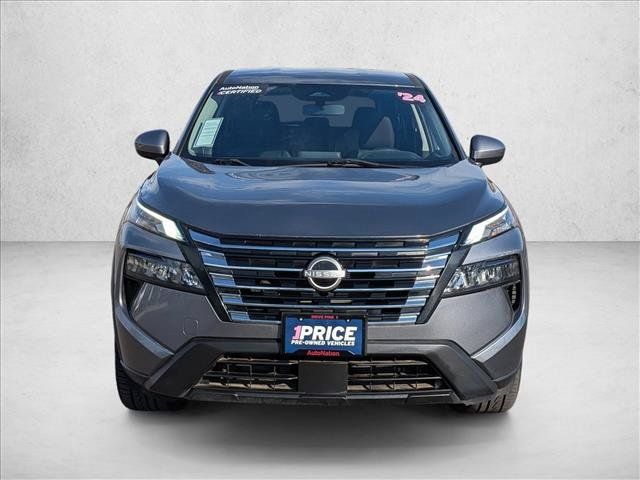 Used 2024 Nissan Rogue SV FWD image 2
