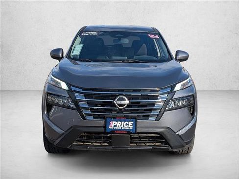Used 2024 Nissan Rogue SV FWD image 2