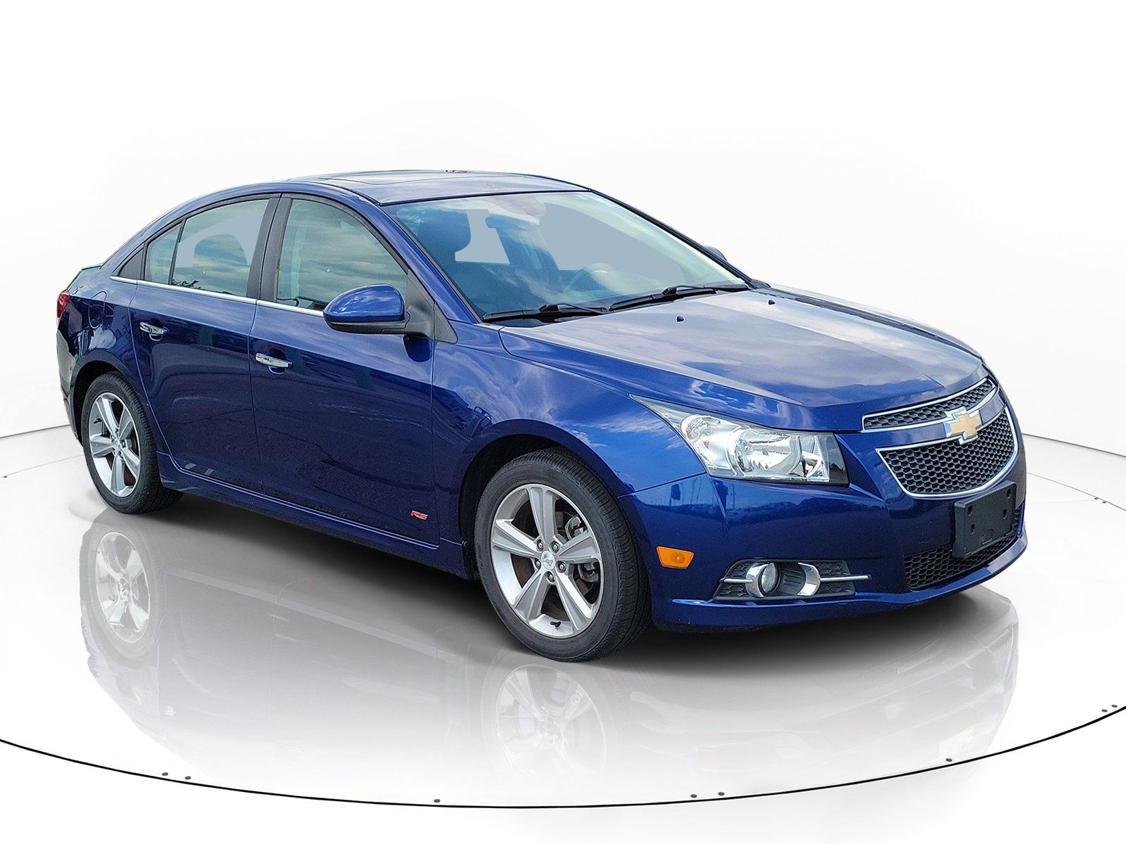 Used 2013 Chevrolet Cruze LT w/ RS Package FWD image 2