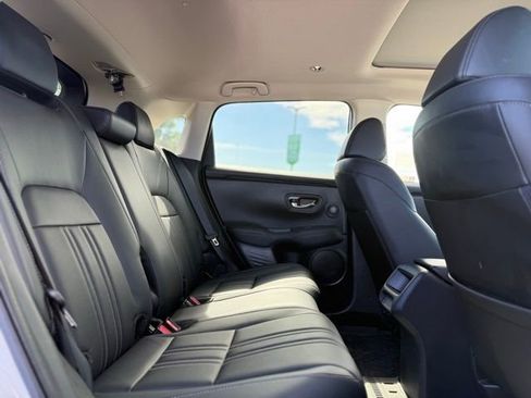 Used 2023 Honda HR-V EX-L image 16