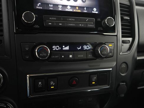 Used 2024 Nissan Titan SV w/ SV Convenience Package image 21
