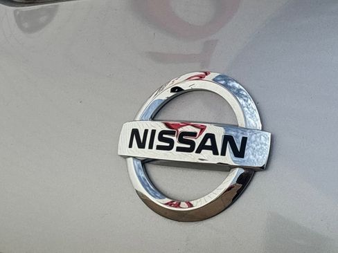 Used 2011 Nissan Murano LE w/ Navigation Pkg image 33