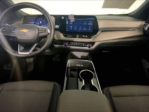 Used 2025 Chevrolet Equinox LT w/ Convenience Package II image 15