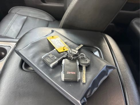 Used 2019 GMC Sierra 2500 Denali w/ Duramax Plus Package AWD/4WD image 40