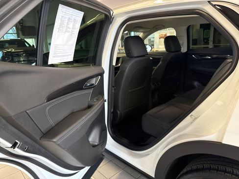 Used 2022 Buick Envision Preferred image 24