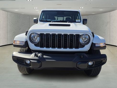 New 2026 Jeep Gladiator Sport image 2