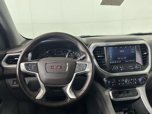 Used 2023 GMC Acadia SLT image 13
