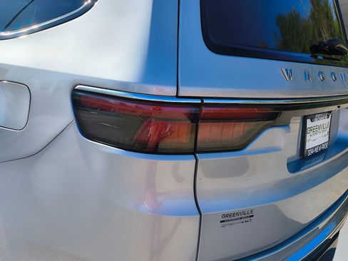 Used 2022 Jeep Wagoneer Series III w/ Premium Group I image 5