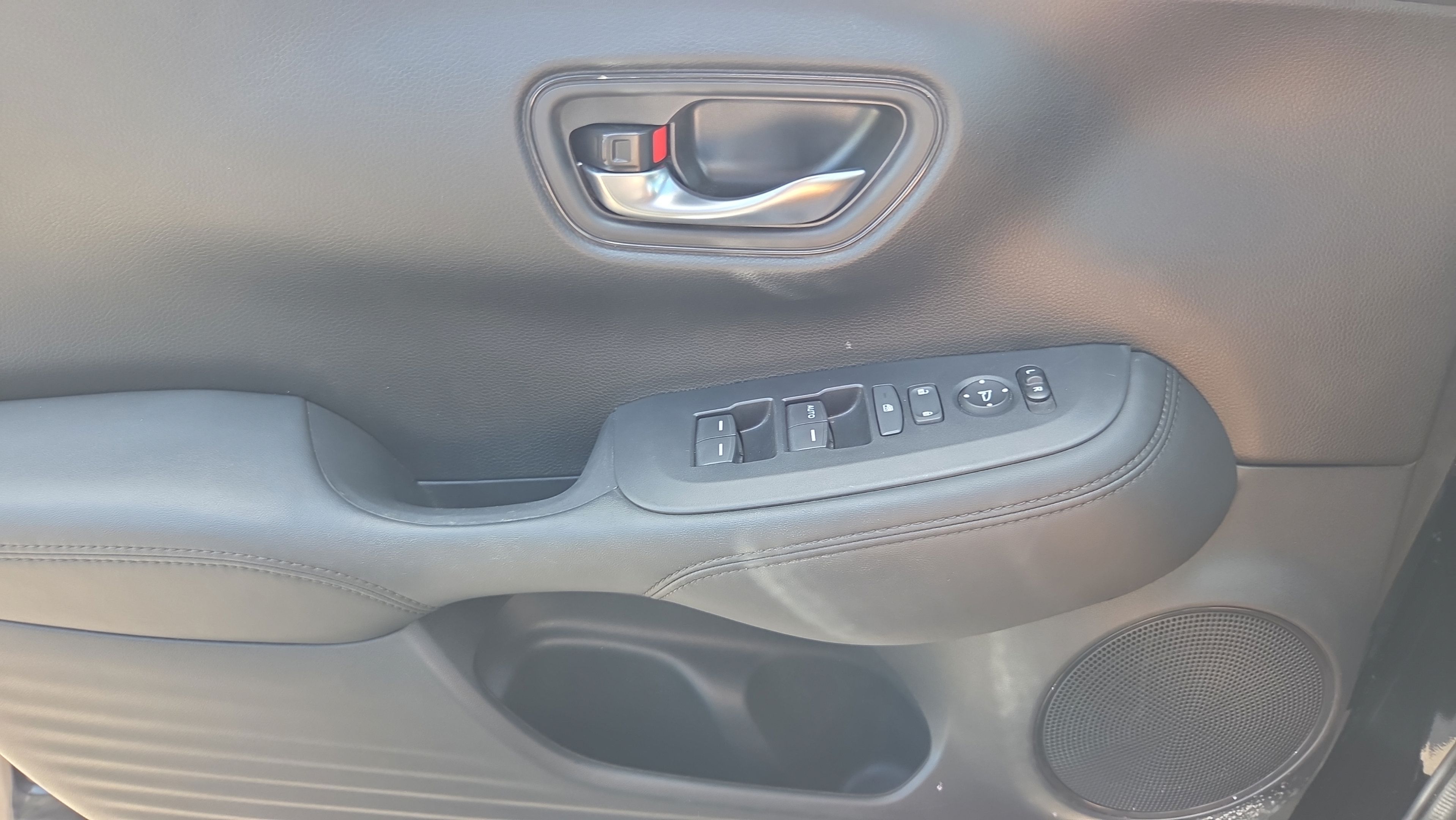 Certified 2026 Honda HR-V LX image 21