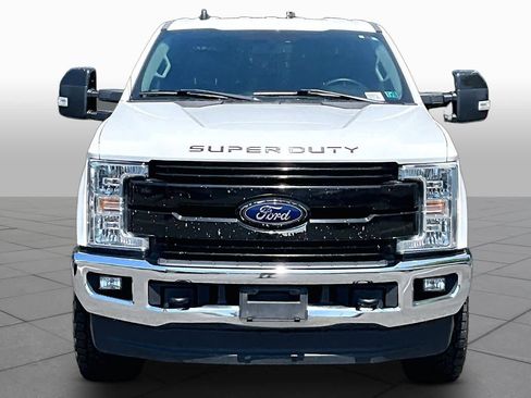 Used 2019 Ford F250 Lariat w/ Lariat Value Package AWD/4WD image 4