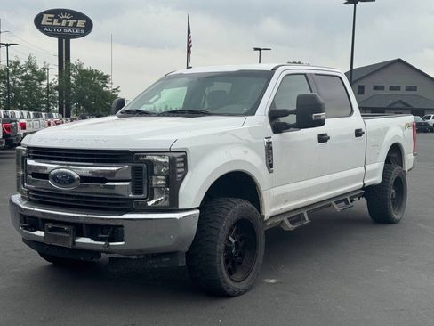 Used 2017 Ford F250 XLT AWD/4WD image 3