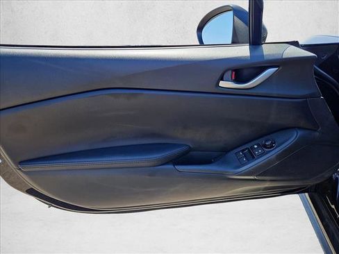 Used 2025 MAZDA MX-5 Miata Sport RWD image 9