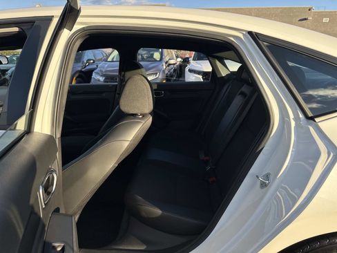 Used 2025 Honda Civic Sport image 21