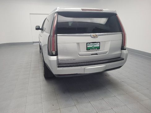 Used 2018 Cadillac Escalade ESV Luxury RWD image 6
