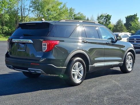 Used 2022 Ford Explorer XLT w/ Equipment Group 202A AWD/4WD image 9
