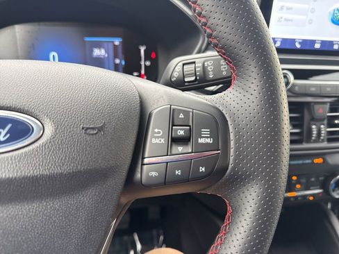Used 2025 Ford Escape ST-Line Select image 12
