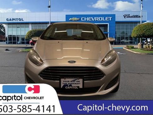 Used 2017 Ford Fiesta SE image 8