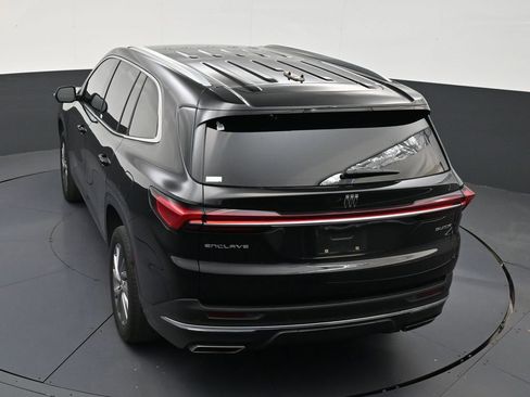 Used 2025 Buick Enclave Preferred w/ Power Package FWD image 32